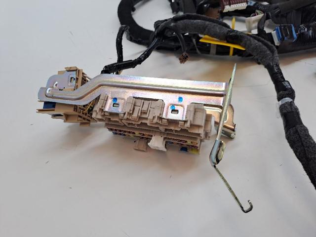 Unidade de dispositivos de segurança Nissan Navara D23, D23T