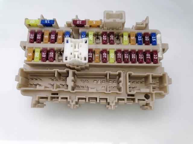 Unidade de dispositivos de segurança Nissan Navara D23, D23T