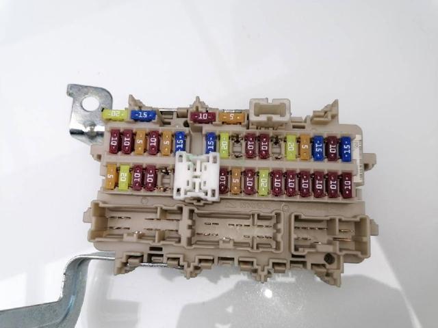 Unidade de dispositivos de segurança Nissan Navara D23, D23T