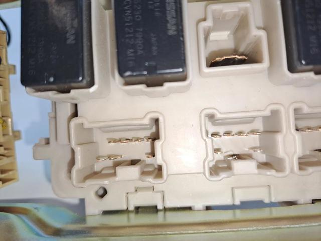 Unidade de dispositivos de segurança Nissan Navara D23, D23T