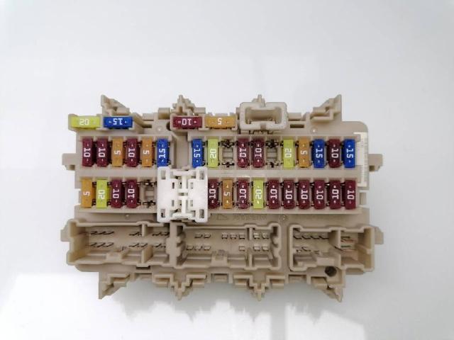 Unidade de dispositivos de segurança Nissan Navara D23, D23T