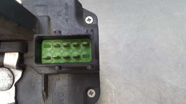 Fecho da porta dianteira esquerda Opel Vectra 36