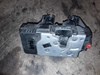 Fecho da porta traseira esquerda 24414134 OPEL