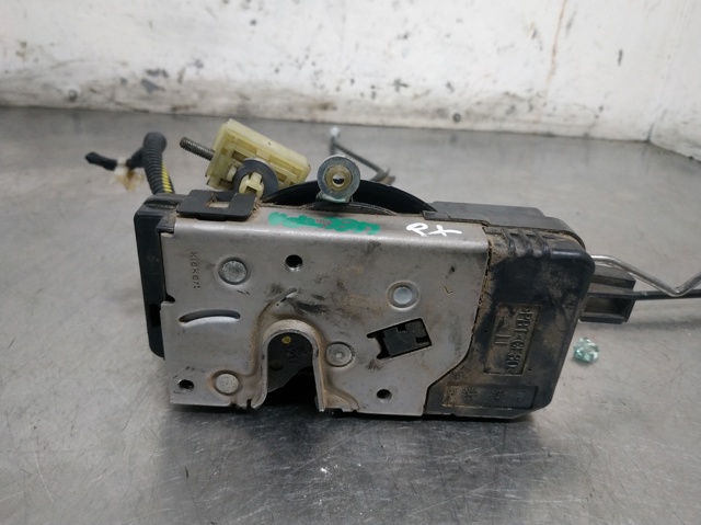 Fecho da porta dianteira esquerda Opel Vectra