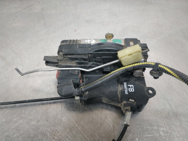 Fecho da porta dianteira esquerda Opel Vectra