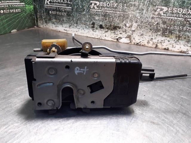 Fecho da porta dianteira esquerda Opel Vectra