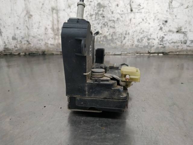 Fecho da porta dianteira esquerda Opel Vectra