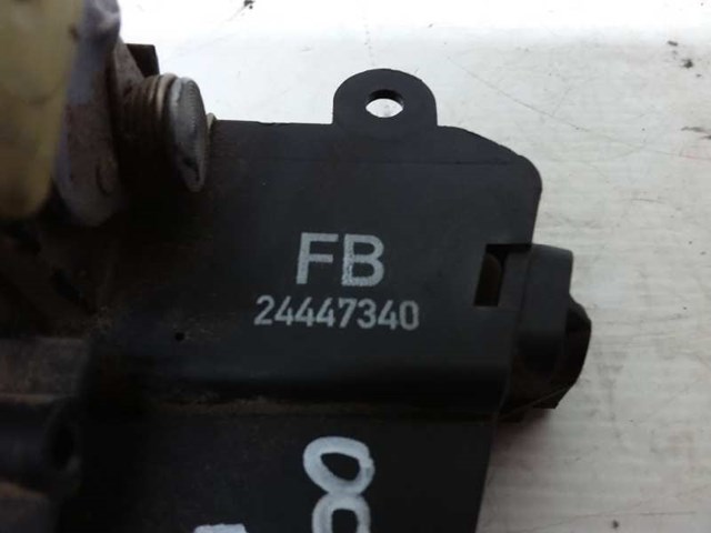 Fecho da porta dianteira esquerda Opel Vectra