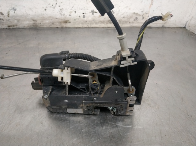 Fecho da porta dianteira esquerda Opel Vectra