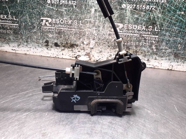 Fecho da porta dianteira esquerda Opel Vectra