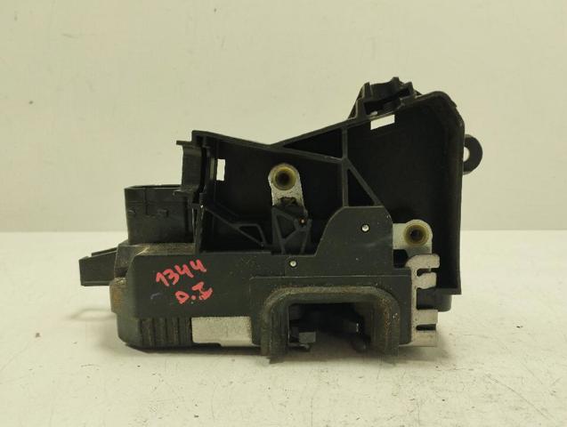 Fecho da porta dianteira esquerda Opel Vectra