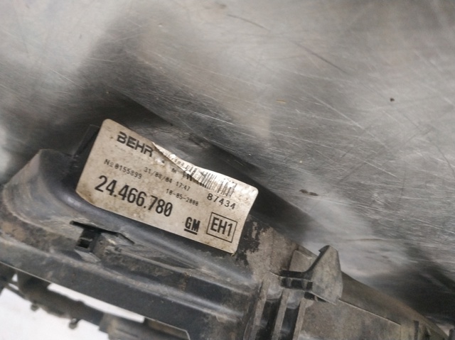 Radiador de esfriamento de motor 24466780 OPEL