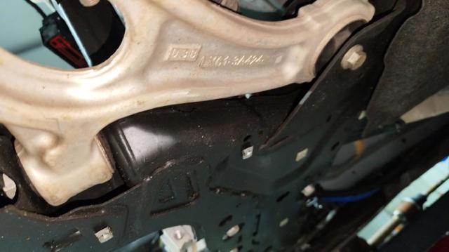 FORD 2451507 Рычаг передней подвески нижний левый в наличии Одесса