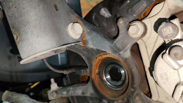 2451516 FORD Цапфа передняя левая купить в Сумы