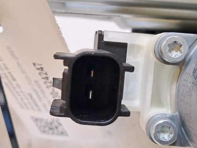 FORD 2472178 Стеклоподъемник передней правой двери в наличии Черкассы