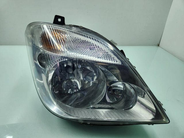24738200 MERCEDES Фара правая купить в Винница
