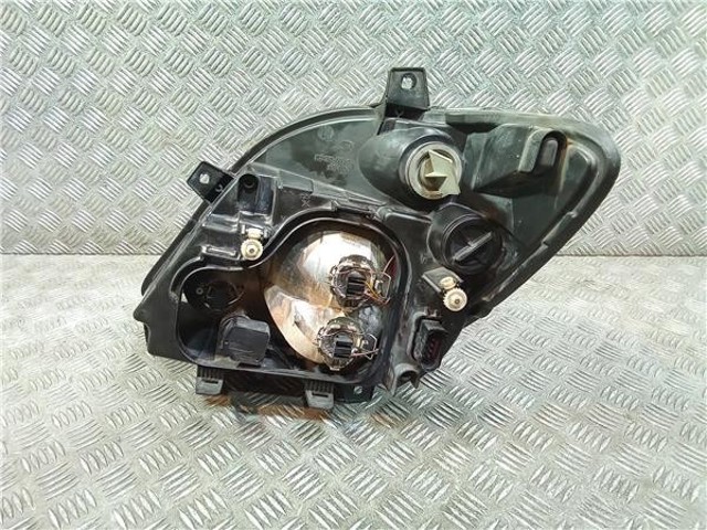 24738200 MERCEDES Правая фара купить в Черновцы