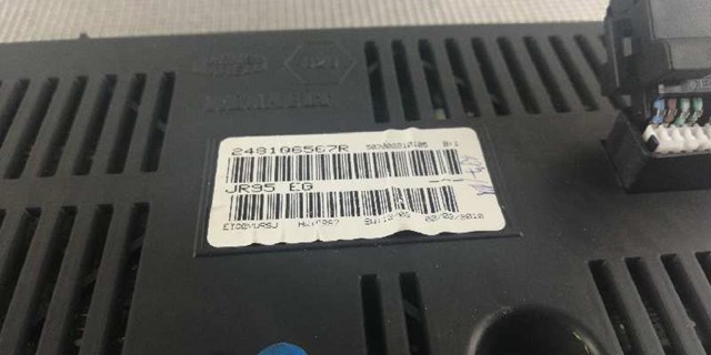 248106567R Приборная доска (щиток приборов) купить Одесса