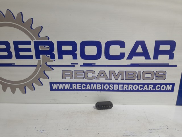 Sensor de fechamento de portas (interruptor de fim de carreira) 252160004R Renault (RVI)