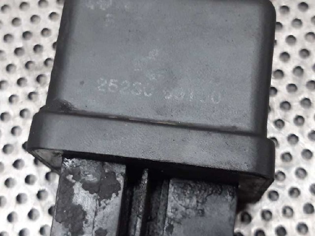 NISSAN 2523069T00 Реле свечей накала в наличии Винница