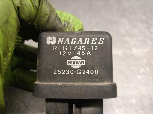 Relê das velas de incandescência Nissan Terrano 2 R20