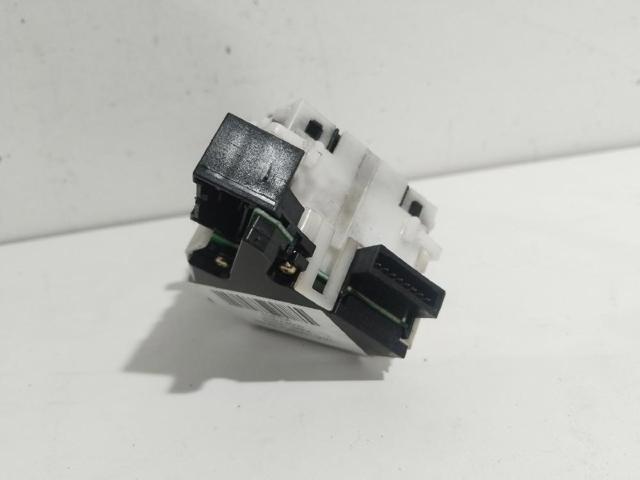NISSAN 25260CA000 Правый подрулевой переключатель в наличии Винница