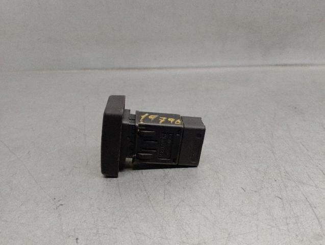 RENAULT 252909503R Кнопка включения аварийного сигнала в наличии Черновцы