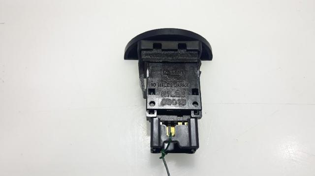 Botão de ativação do sinal de emergência Nissan X-Trail T30