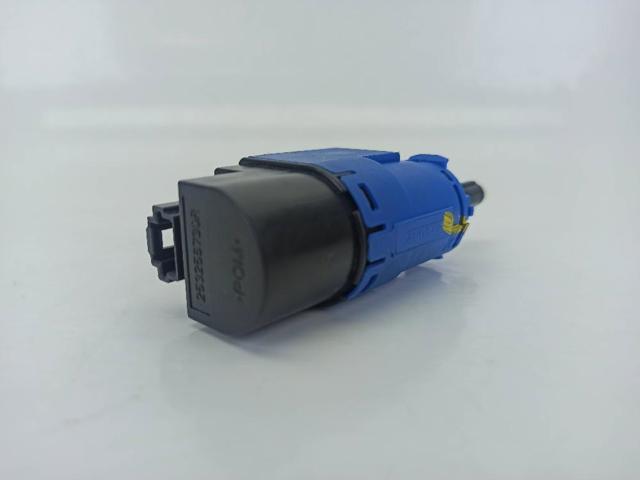 253256730R RENAULT Датчик включения сцепления  купить в Запорожье