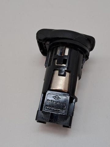 253318224R RENAULT Гнездо (розетка) прикуривателя купить в Черкассы