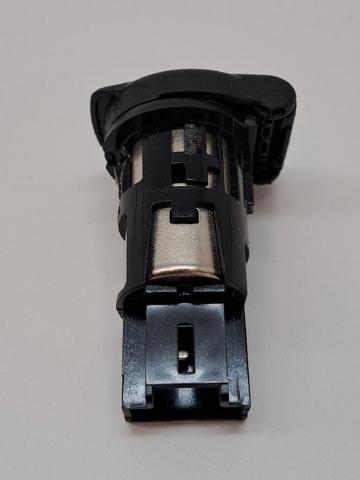 253318224R RENAULT Гнездо (розетка) прикуривателя купить в Николаев