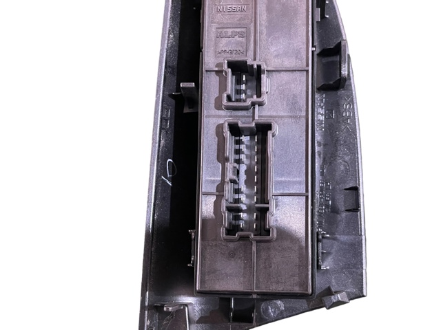254011KA0A NISSAN Кнопочный блок управления стеклоподъемником передний левый купить в Ирпень
