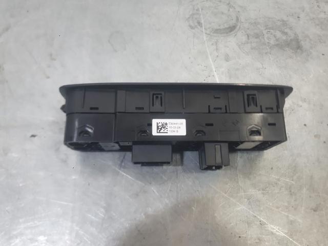 254015253R RENAULT Кнопочный блок управления стеклоподъемником передний левый купить в Запорожье