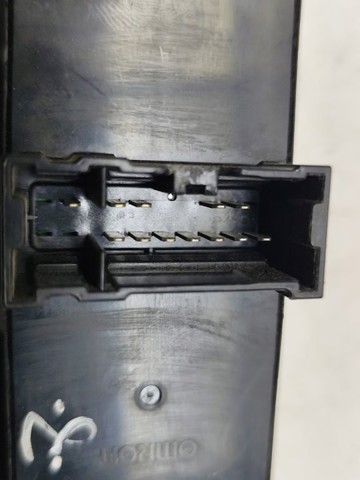 25401AV640 NISSAN Кнопочный блок управления стеклоподъемником передний левый купить в Полтава
