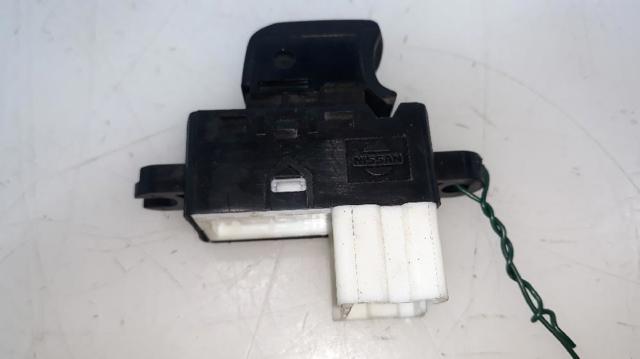 254111VX0A NISSAN Кнопка включения мотора стеклоподъемника передняя правая купить в Кривой Рог