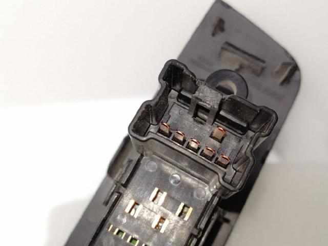 25411JG05A NISSAN Кнопка включения мотора стеклоподъемника передняя правая купить в Черновцы
