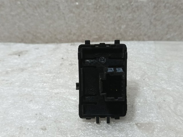 RENAULT 254214896R Кнопка включения мотора стеклоподъемника задняя правая в наличии Павлоград