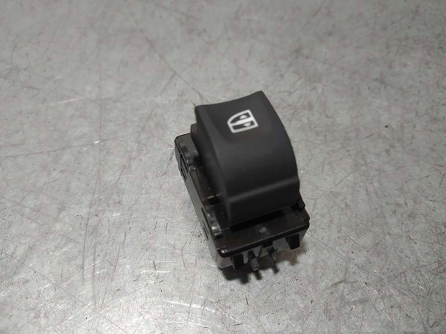 254214896R RENAULT Кнопка включения мотора стеклоподъемника задняя правая купить в Чернигов