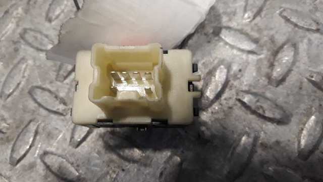 RENAULT 254214937R Кнопка включения мотора стеклоподъемника центральной консоли в наличии Черновцы