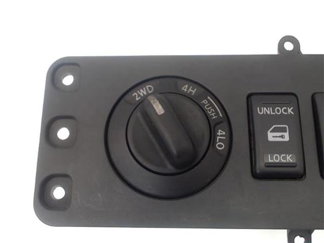NISSAN 25536EA005 Кнопка включения полного привода в наличии Полтава