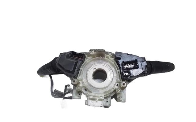 Comutador instalado na coluna da direção, montado Nissan Terrano 2 R20