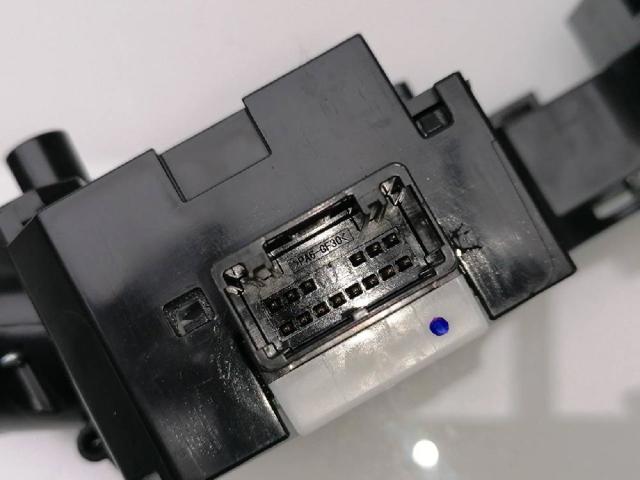 Comutador instalado na coluna da direção, montado Nissan Navara D23, D23T