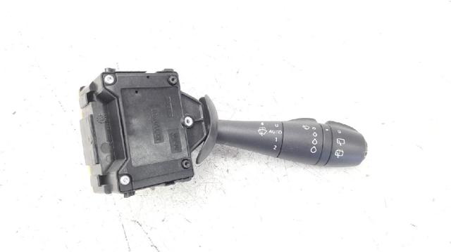 Comutador instalado na coluna da direção, montado Renault CAPTUR 2