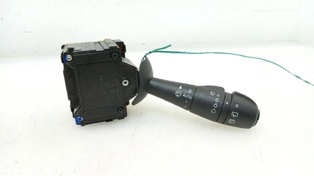 Comutador instalado na coluna da direção, montado Renault CAPTUR 2