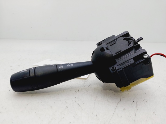 Comutador instalado na coluna da direção, montado Renault CAPTUR 2