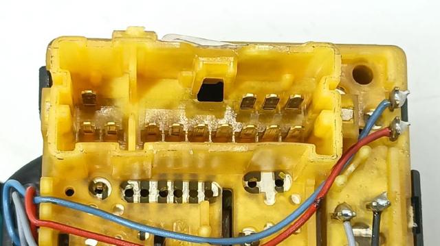 Comutador instalado na coluna da direção, montado Renault CAPTUR 2