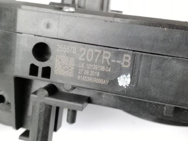 Comutador instalado na coluna da direção, montado Dacia Duster HM