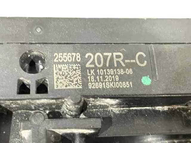 Comutador instalado na coluna da direção, montado Dacia Duster HM