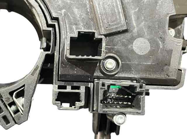 Comutador instalado na coluna da direção, montado Dacia Duster HM