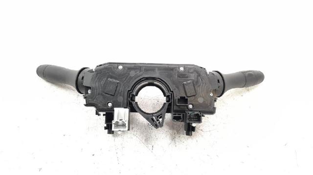 Comutador instalado na coluna da direção, montado Dacia Duster HM